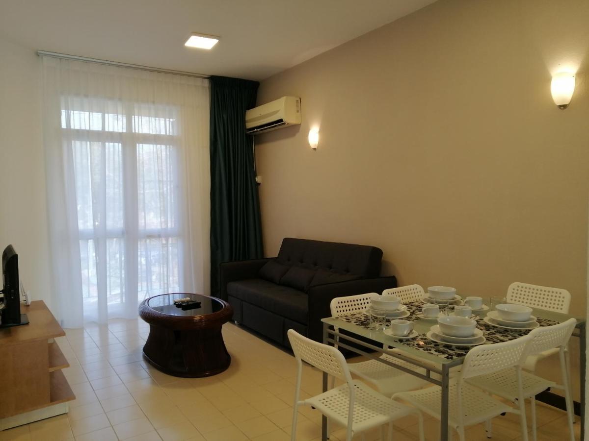 Bayu Emas Apartment By Wellington Resorts Batu Ferringhi Exterior photo